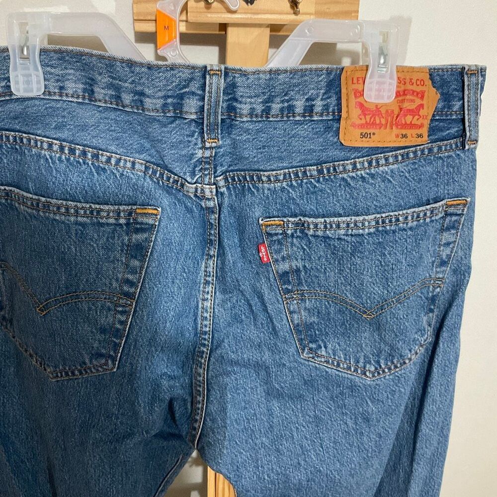 Levi’s 501 36x36 button closure jeans 100% cotton - Picture 7 of 10